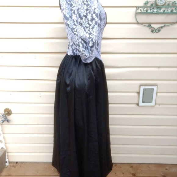 Vintage Formal Dress 31"B Black Satin Bows White Lace Puff Sleeves Evening Gown - Picture 5 of 11